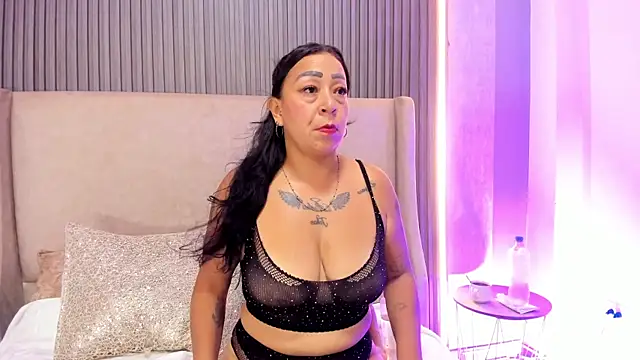 Snapshot of OrianaParra_ chatting on 07/16/26, 03:58 OrianaParra online show from 07/16/26, 03:58