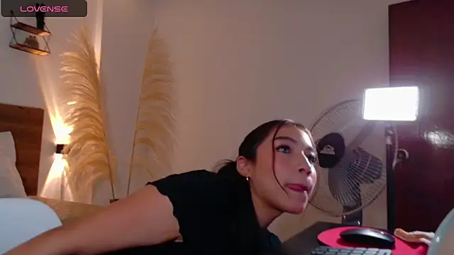  Emmakiss  online show from 06/12/26, 11:52