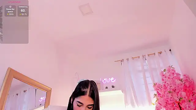 Snapshot of Violeta_Velvet_ chatting on 07/08/26, 01:01 Violeta Velvet online show from 07/08/26, 01:01