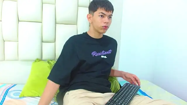 LoganNaughty online show from 06/03/26, 12:39