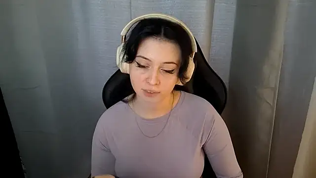 YunaLush online show from 06/05/26, 06:52