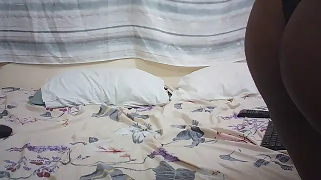 nicolesbiggy online show from 06/04/26, 12:54