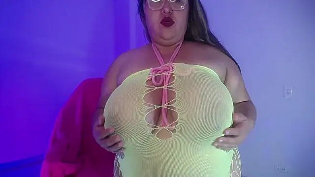 Snapshot of HoneyBunnyBBW chatting on 07/18/26, 03:15 HoneyBunnyBBW online show from 07/18/26, 03:15
