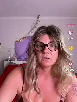 Snapshot of DirtyMarie80 chatting on 06/29/26, 05:45 DirtyMarie80 online show from 06/29/26, 05:45