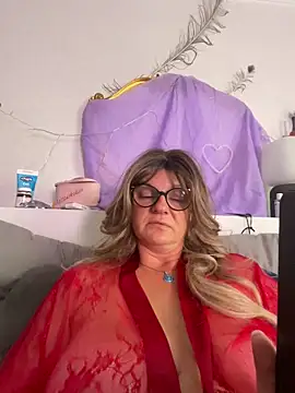 Snapshot of DirtyMarie80 chatting on 06/05/26, 05:56 DirtyMarie80 online show from 06/05/26, 05:56