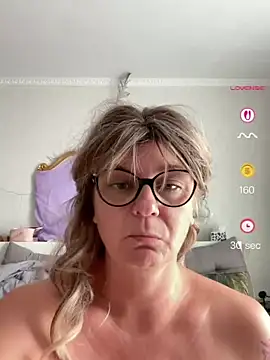 Snapshot of DirtyMarie80 chatting on 07/12/26, 10:27 DirtyMarie80 online show from 07/12/26, 10:27