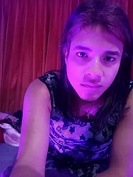 Snapshot of leilany_love_777 chatting on 06/17/26, 05:51 leilany love 777 online show from 06/17/26, 05:51