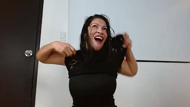 dashell hotmama online show from 06/23/26, 12:58