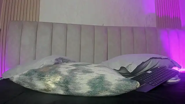 julimonroe  online show from 07/09/26, 01:17