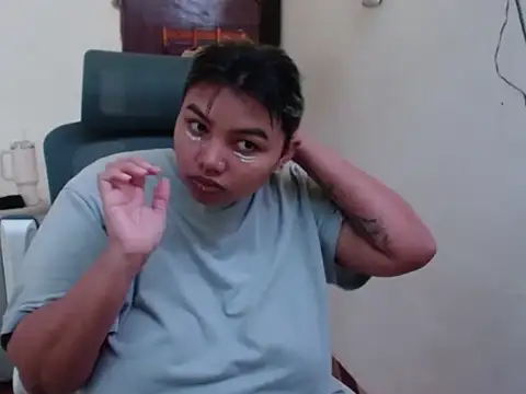 Snapshot of kimy_19 chatting on 06/19/26, 08:14 kimy 19 online show from 06/19/26, 08:14