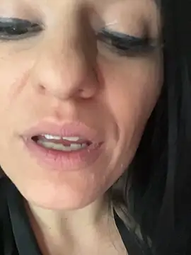 Snapshot of smoothkissx chatting on 01/18/25, 02:03 smoothkissx online show from 01/18/25, 02:03