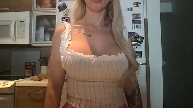 Snapshot of sbabyxox chatting on 06/03/26, 12:44 sbabyxox online show from 06/03/26, 12:44