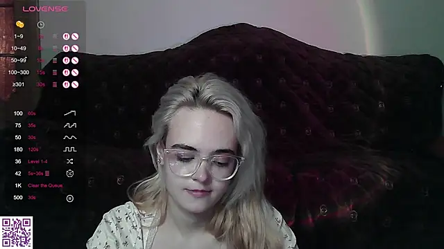 Snapshot of Oxcy_Secret chatting on 07/04/26, 08:57 Oxcy Secret online show from 07/04/26, 08:57