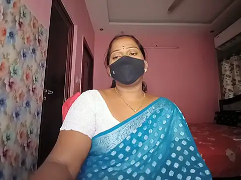 Snapshot of Meenakshy chatting on 07/14/26, 05:12 Meenakshy online show from 07/14/26, 05:12