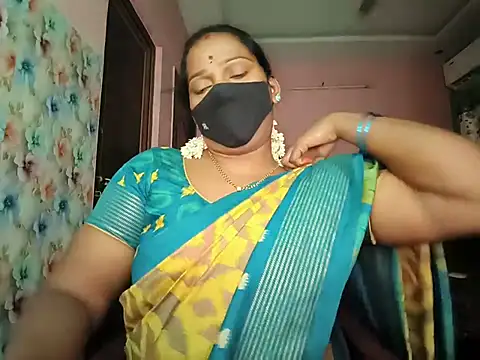 Snapshot of Meenakshy chatting on 07/21/26, 05:53 Meenakshy online show from 07/21/26, 05:53