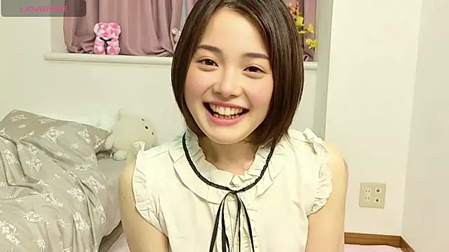 Momo hip online show from 06/10/26, 09:54