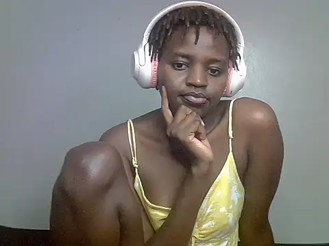 Snapshot of Sweet_smiles2 chatting on 06/28/26, 05:14 Sweet smiles2 online show from 06/28/26, 05:14