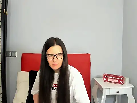 Snapshot of NadiaXlove chatting on 06/19/26, 05:46 NadiaXlove online show from 06/19/26, 05:46