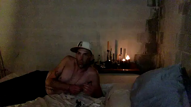 Snapshot of thierrybae chatting on 07/17/26, 04:43 thierrybae online show from 07/17/26, 04:43