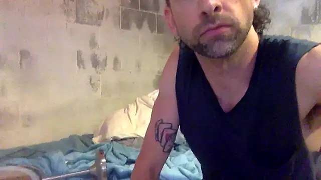 Snapshot of thierrybae chatting on 06/14/26, 04:57 thierrybae online show from 06/14/26, 04:57
