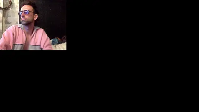 Snapshot of thierrybae chatting on 06/19/26, 02:17 thierrybae online show from 06/19/26, 02:17