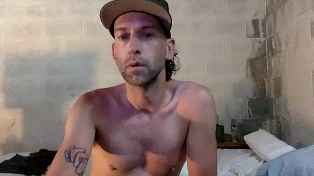 Snapshot of thierrybae chatting on 07/18/26, 10:07 thierrybae online show from 07/18/26, 10:07