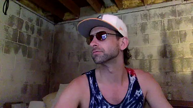 Snapshot of thierrybae chatting on 06/15/26, 03:23 thierrybae online show from 06/15/26, 03:23
