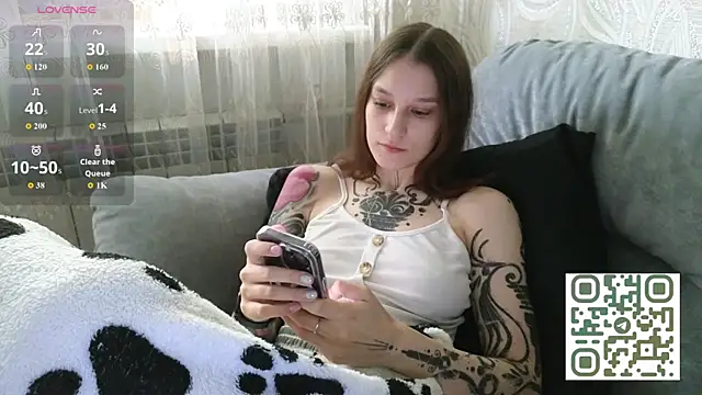 Snapshot of Little_skinnyDevil chatting on 07/13/26, 12:43 Little skinnyDevil online show from 07/13/26, 12:43