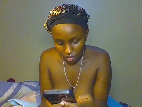 Snapshot of Sexie_bobbies chatting on 06/25/26, 08:14 Sexie bobbies online show from 06/25/26, 08:14