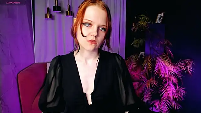 Snapshot of Goddess__Alice chatting on 07/02/26, 01:39 Goddess Alice online show from 07/02/26, 01:39