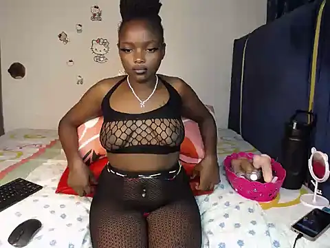 Snapshot of EMMAISBELLA chatting on 07/31/26, 02:58 EMMAISBELLA online show from 07/31/26, 02:58