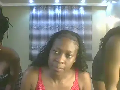 Snapshot of Sweetie_G chatting on 06/03/26, 05:17 Sweetie G online show from 06/03/26, 05:17