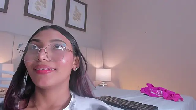 Snapshot of vanessa__stp chatting on 06/25/26, 06:35 vanessa stp online show from 06/25/26, 06:35