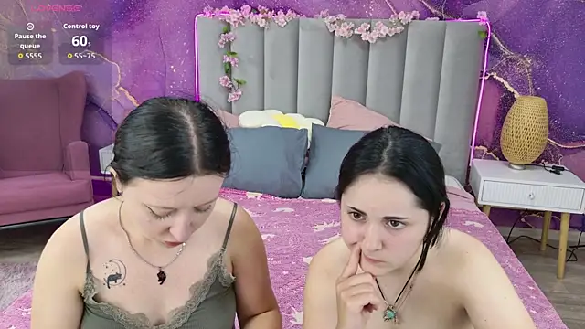 Snapshot of RuthHalll chatting on 07/17/26, 10:01 RuthHalll online show from 07/17/26, 10:01