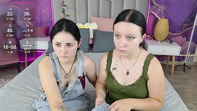 Snapshot of RuthHalll chatting on 07/16/26, 10:01 RuthHalll online show from 07/16/26, 10:01