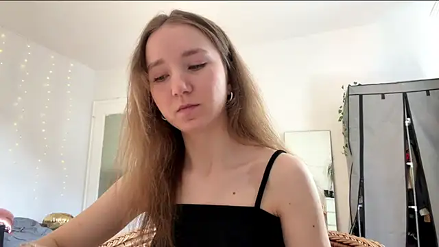 smalllisa online show from 06/14/26, 04:08