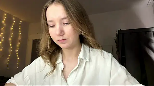 smalllisa online show from 06/19/26, 06:14