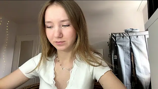 smalllisa online show from 07/19/26, 04:48