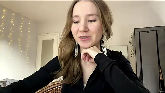 smalllisa online show from 06/12/26, 06:05
