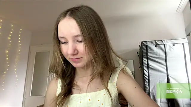 smalllisa online show from 07/04/26, 04:11