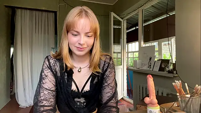 Snapshot of LollyAngel chatting on 06/26/26, 04:35 LollyAngel online show from 06/26/26, 04:35