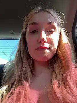 Snapshot of Polly_Pop chatting on 06/19/26, 12:44 Polly Pop online show from 06/19/26, 12:44