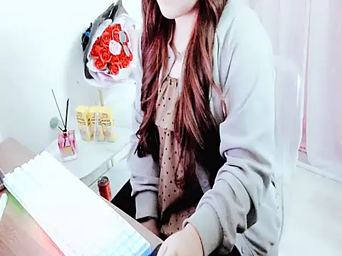 QiQiii online show from 06/11/26, 03:58