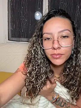Snapshot of leana_bgeee chatting on 06/11/26, 11:02 leana bgeee online show from 06/11/26, 11:02