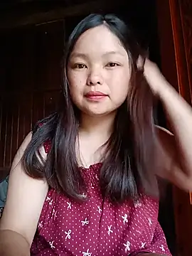 Linna-bae online show from 07/23/26, 12:24