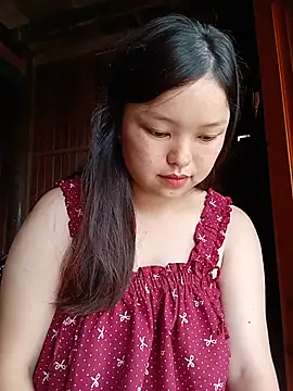 Linna-bae online show from 07/23/26, 09:06