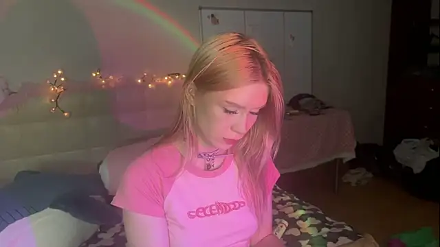 sexy cute18 online show from 07/26/26, 10:49