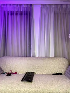Snapshot of ValentinaMonroee chatting on 07/18/26, 07:22 ValentinaMonroee online show from 07/18/26, 07:22