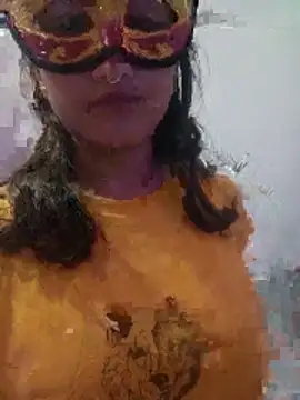 Snapshot of Hot-Rani-76 chatting on 06/19/26, 03:40 Hot-Rani-76 online show from 06/19/26, 03:40