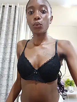 Snapshot of Sweet-Hennessy chatting on 06/06/26, 07:30 Sweet-Hennessy online show from 06/06/26, 07:30